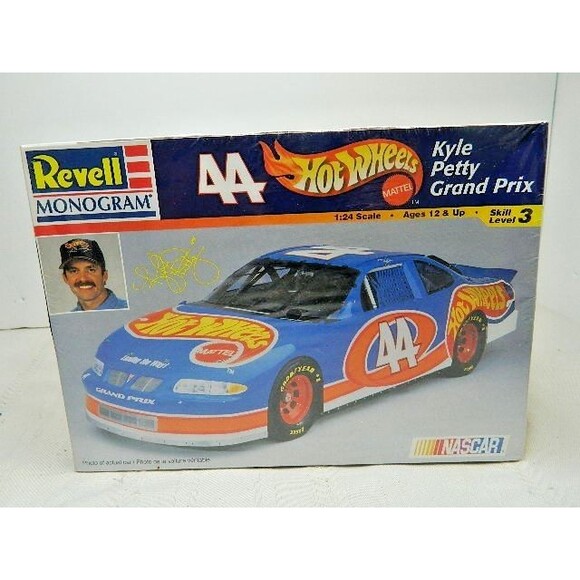 Revell Monogram 1998 Hot Wheelsl #44 Kyle Petty Pontiac Grand Prix Sealed - Picture 1 of 9